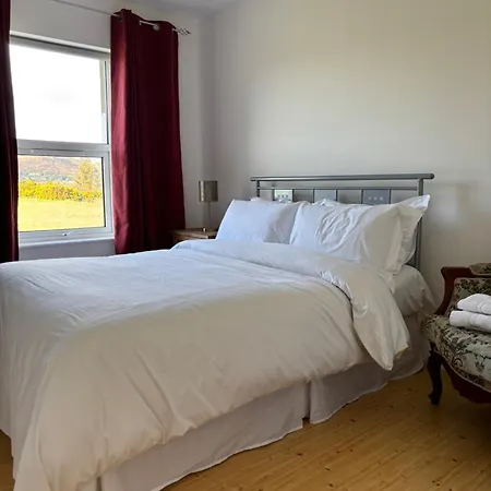 Town House Дом отдыха Creeslough